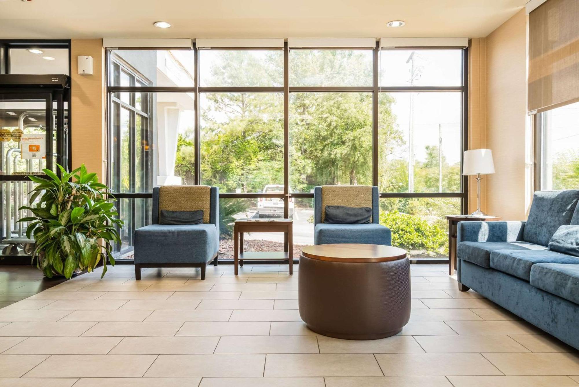 Comfort Suites Columbia Northeast - Fort Jackson Екстер'єр фото