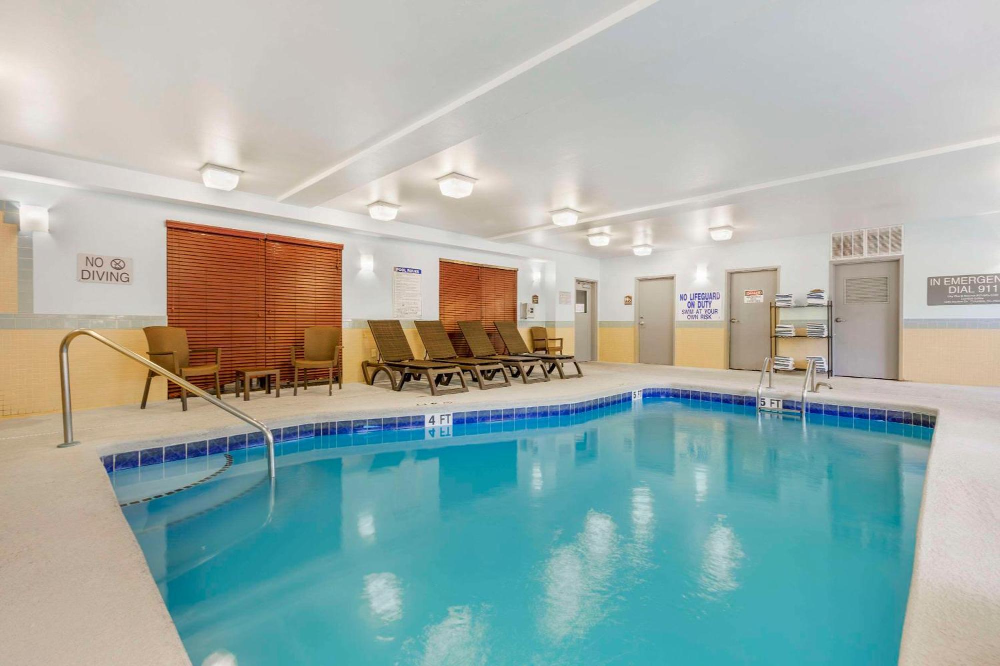 Comfort Suites Columbia Northeast - Fort Jackson Екстер'єр фото