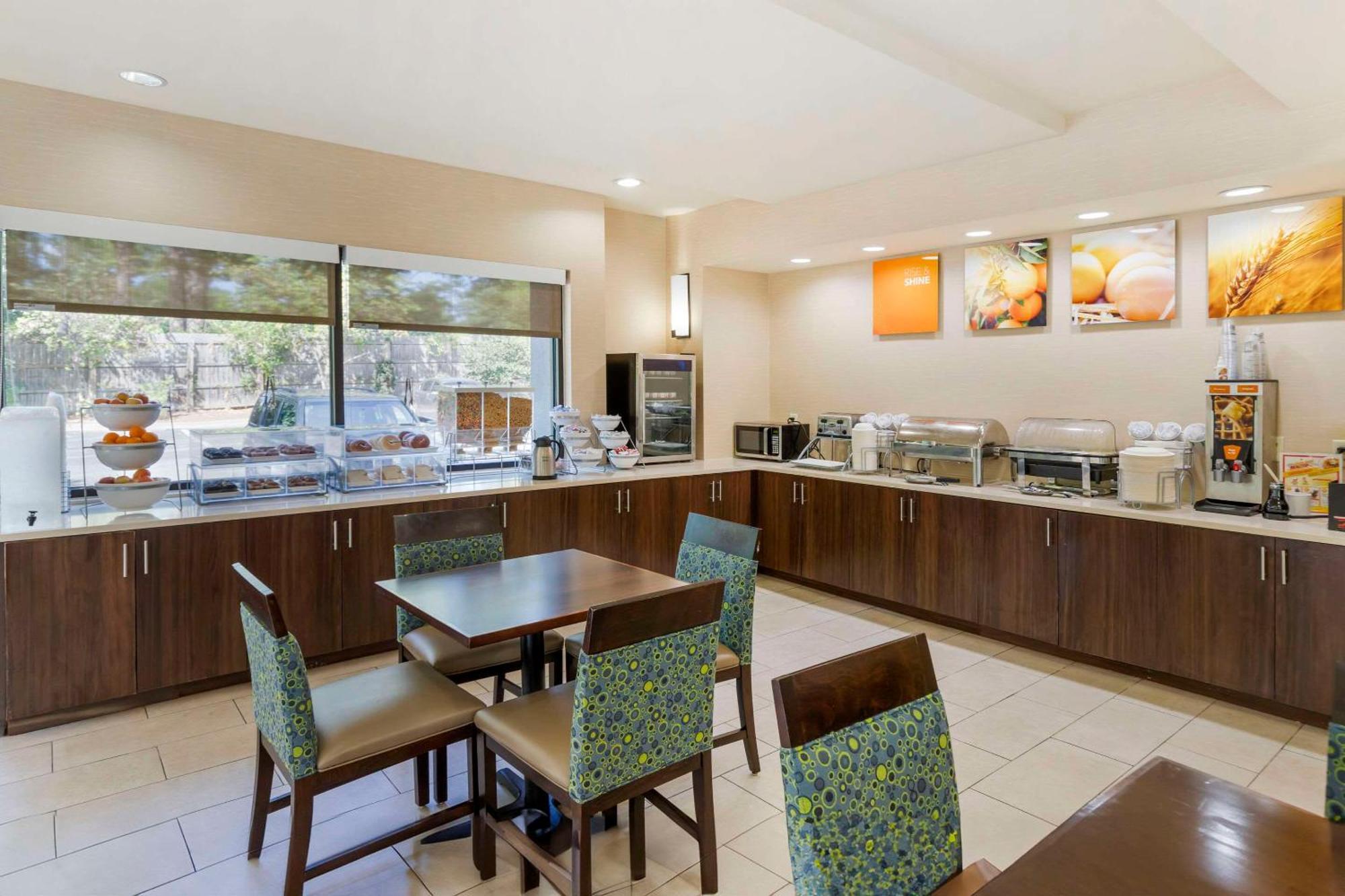 Comfort Suites Columbia Northeast - Fort Jackson Екстер'єр фото