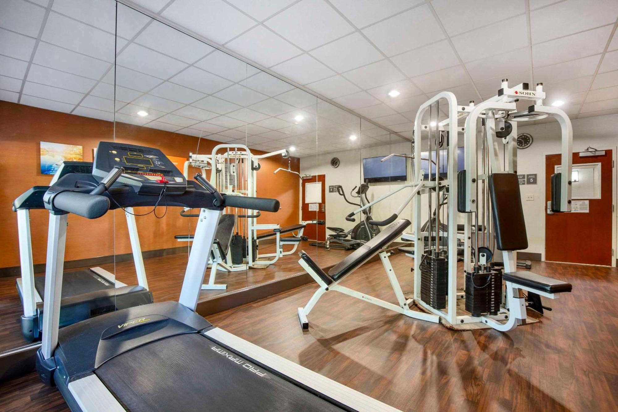 Comfort Suites Columbia Northeast - Fort Jackson Екстер'єр фото