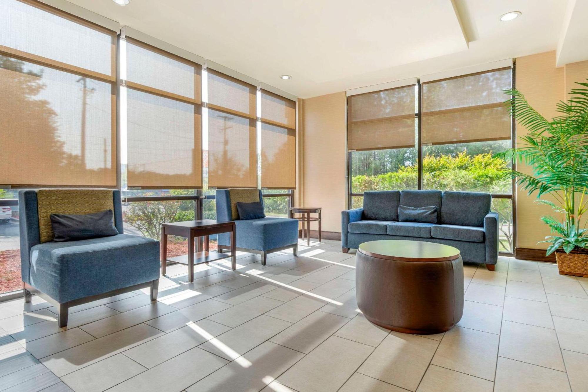 Comfort Suites Columbia Northeast - Fort Jackson Екстер'єр фото